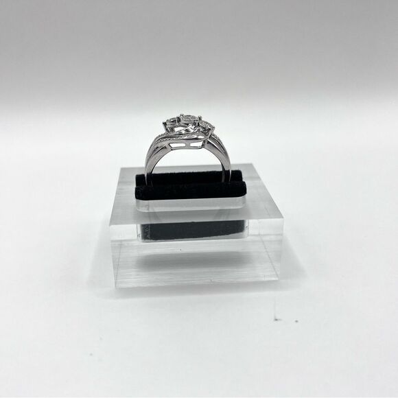 0.40 CT Natural Diamond Sterling Silver Ring - Picture 4 of 10